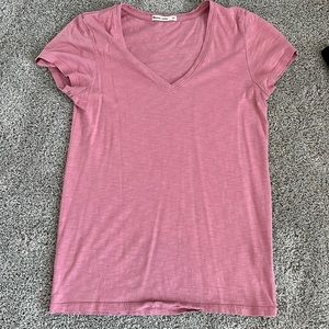 V-neck t-shirt
